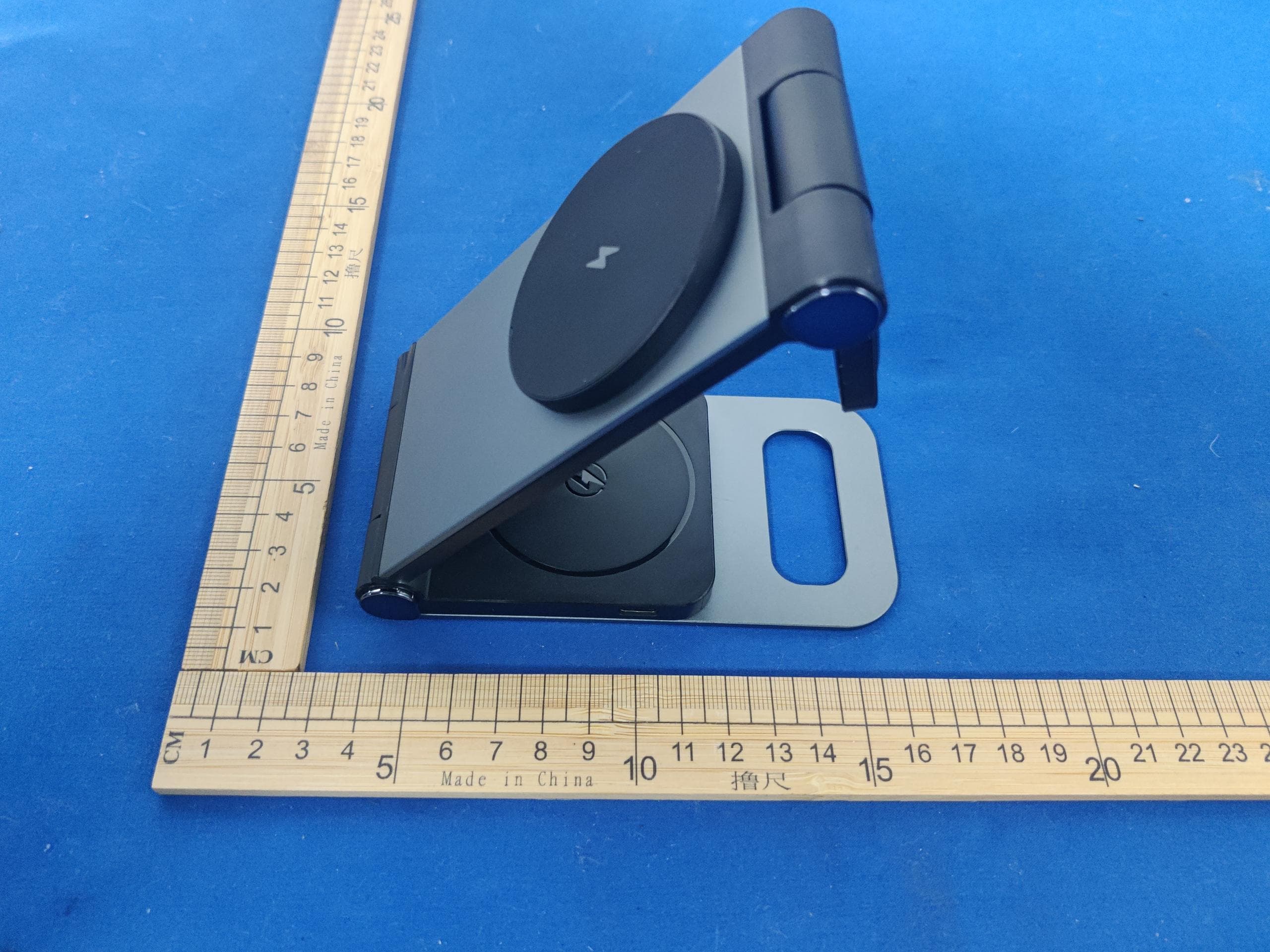 3 in 1 Foldable Wireless Charger - FCC ID 2AYA5-T9 - Shenzhen ICHECKEY Technology Co.,Ltd.