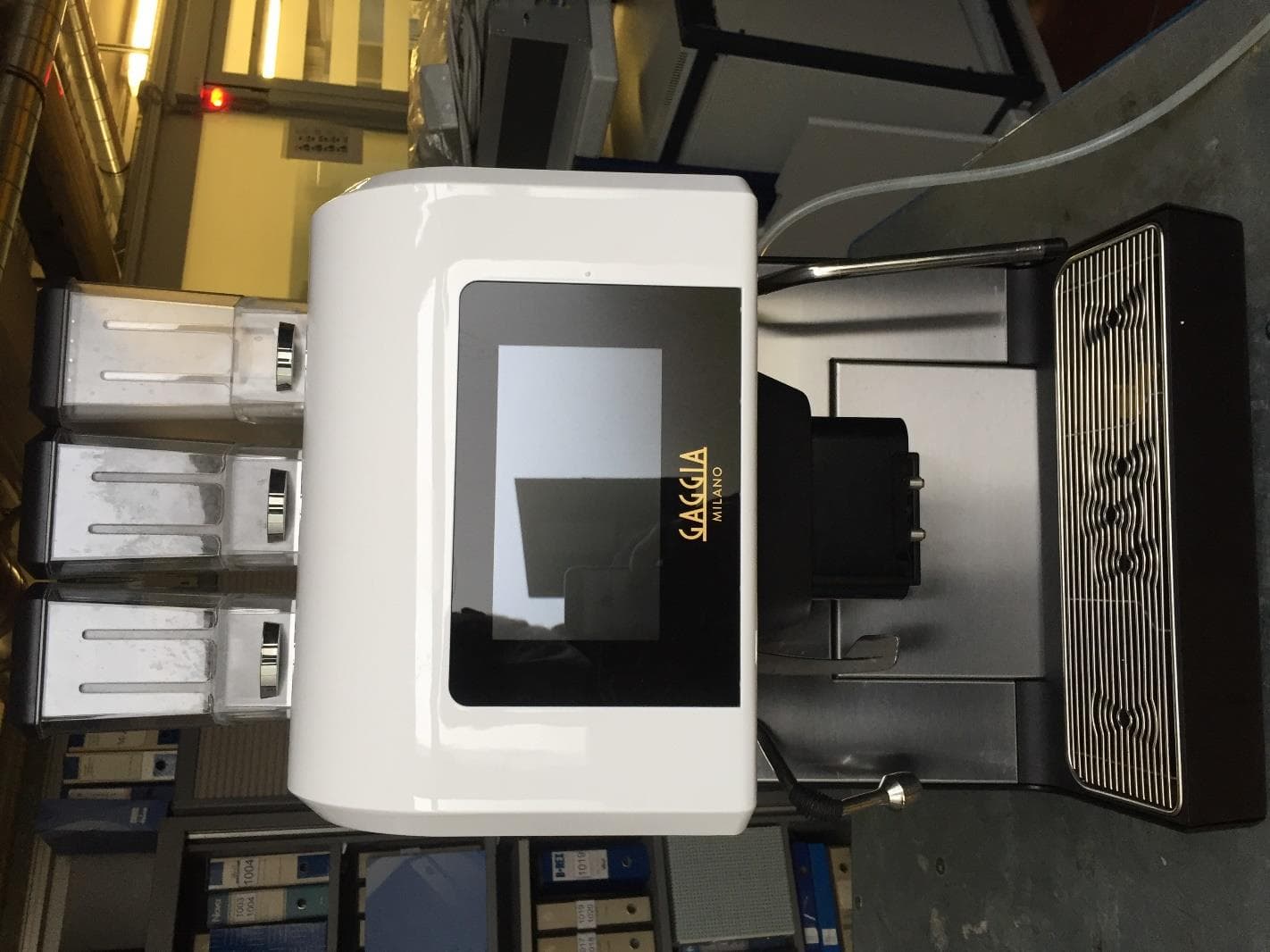Hot beverage dispensing machine with built in WiFi/BT module - FCC ID 2AYATG150 - EVOCA spa