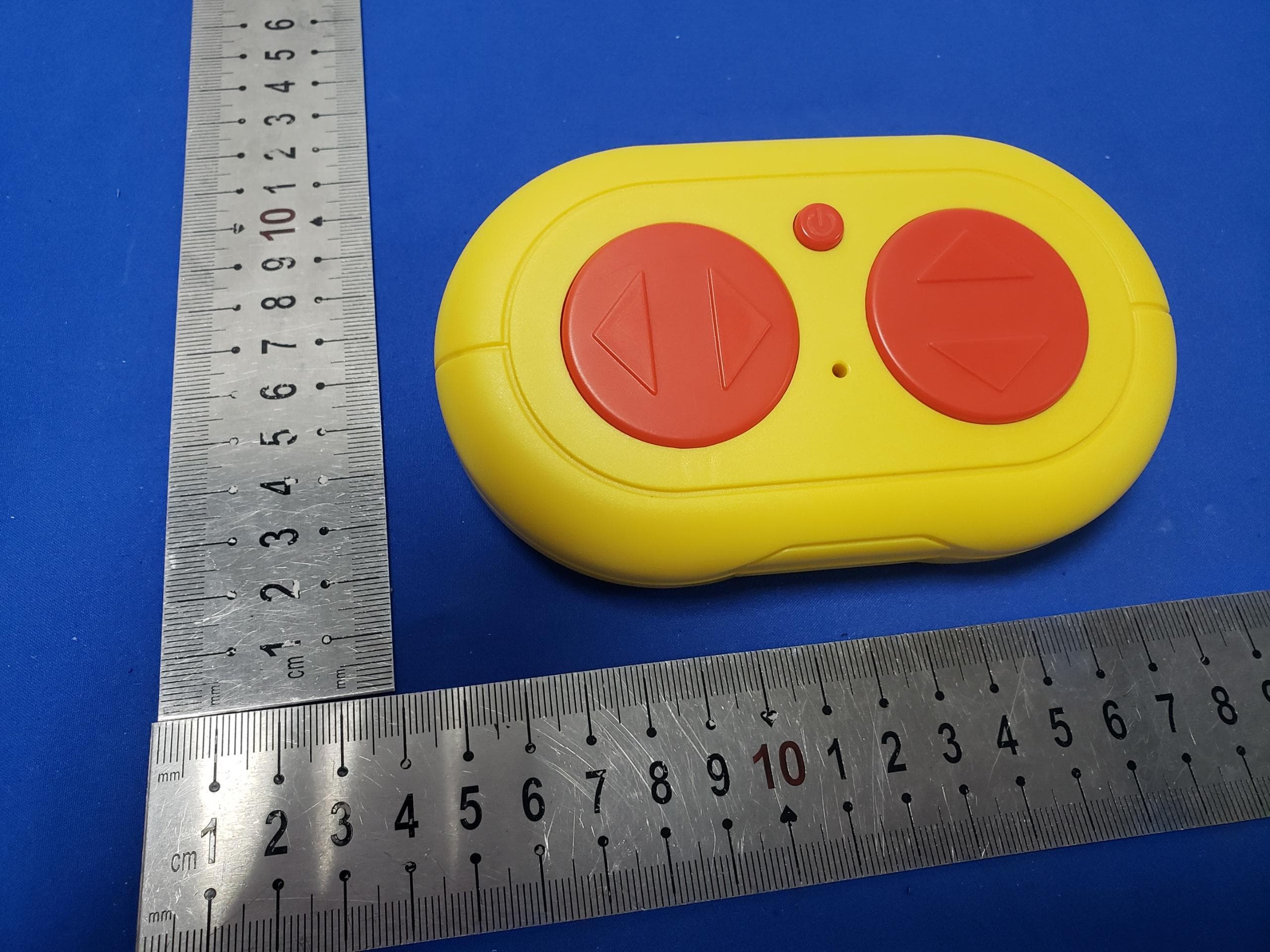 Little Tikes Motorized Cozy Coupe Remote Control Baby Boat/PoolCandy Remote Control Baby Boat - FCC ID 2AYFK103501 - Brooke and Dylan LLC (3)