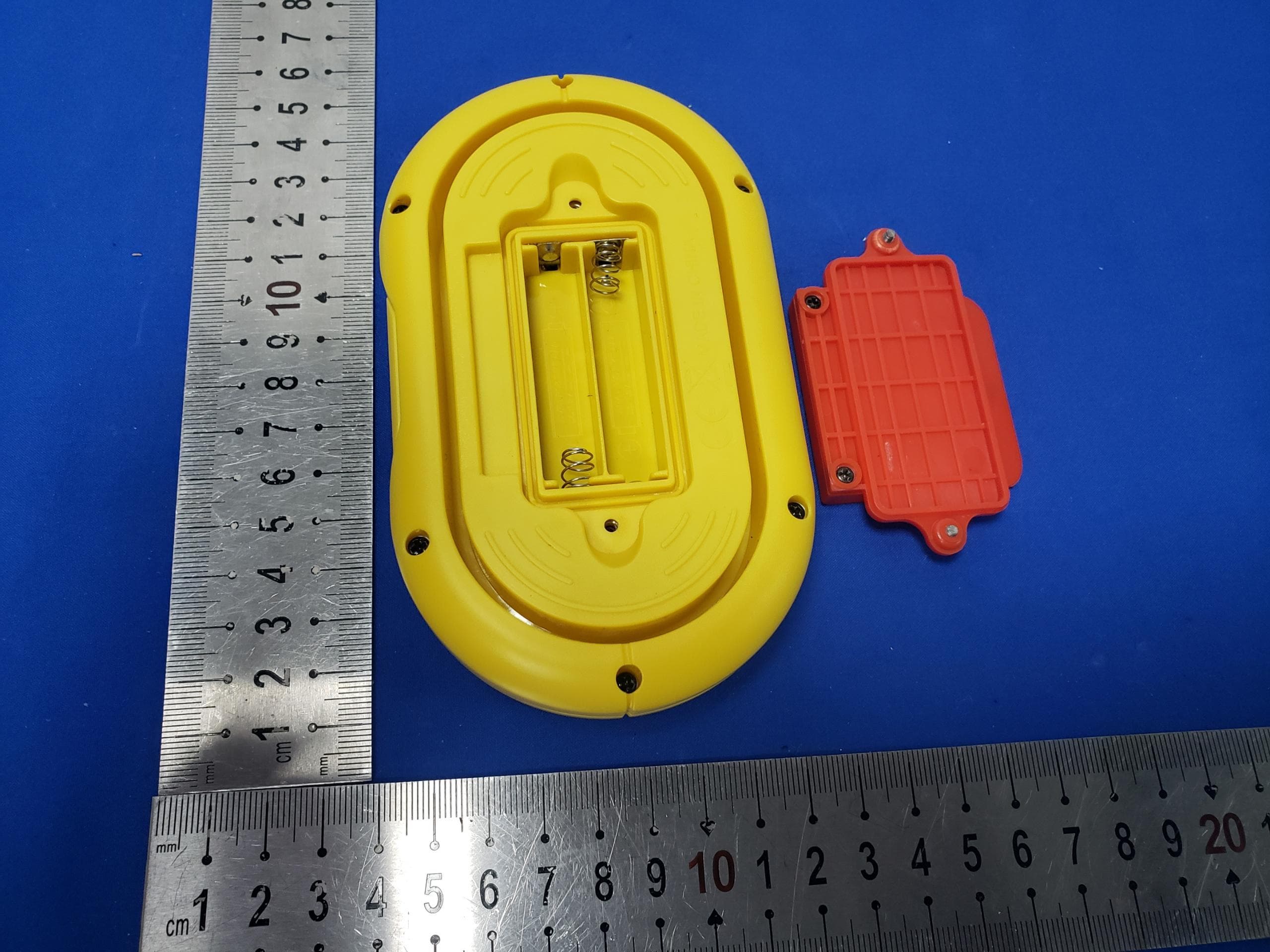 Little Tikes Motorized Cozy Coupe Remote Control Baby Boat/PoolCandy Remote Control Baby Boat - FCC ID 2AYFK103501 - Brooke and Dylan LLC (4)