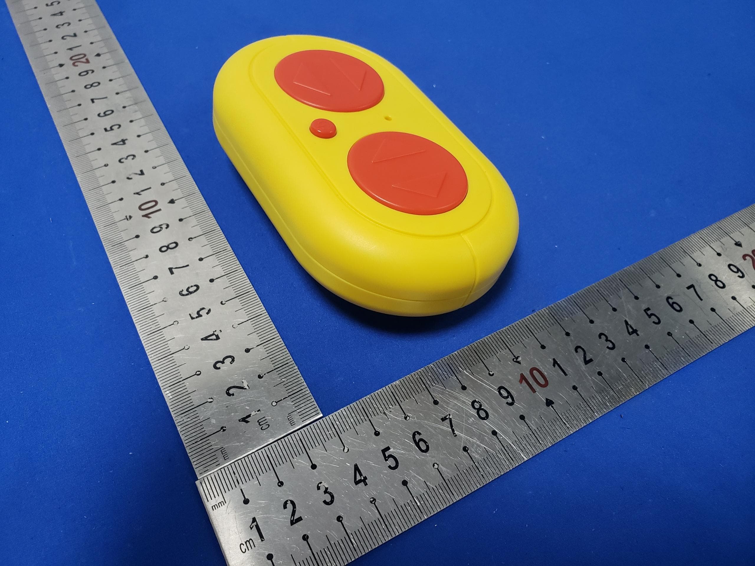 Little Tikes Motorized Cozy Coupe Remote Control Baby Boat/PoolCandy Remote Control Baby Boat - FCC ID 2AYFK103501 - Brooke and Dylan LLC (2)
