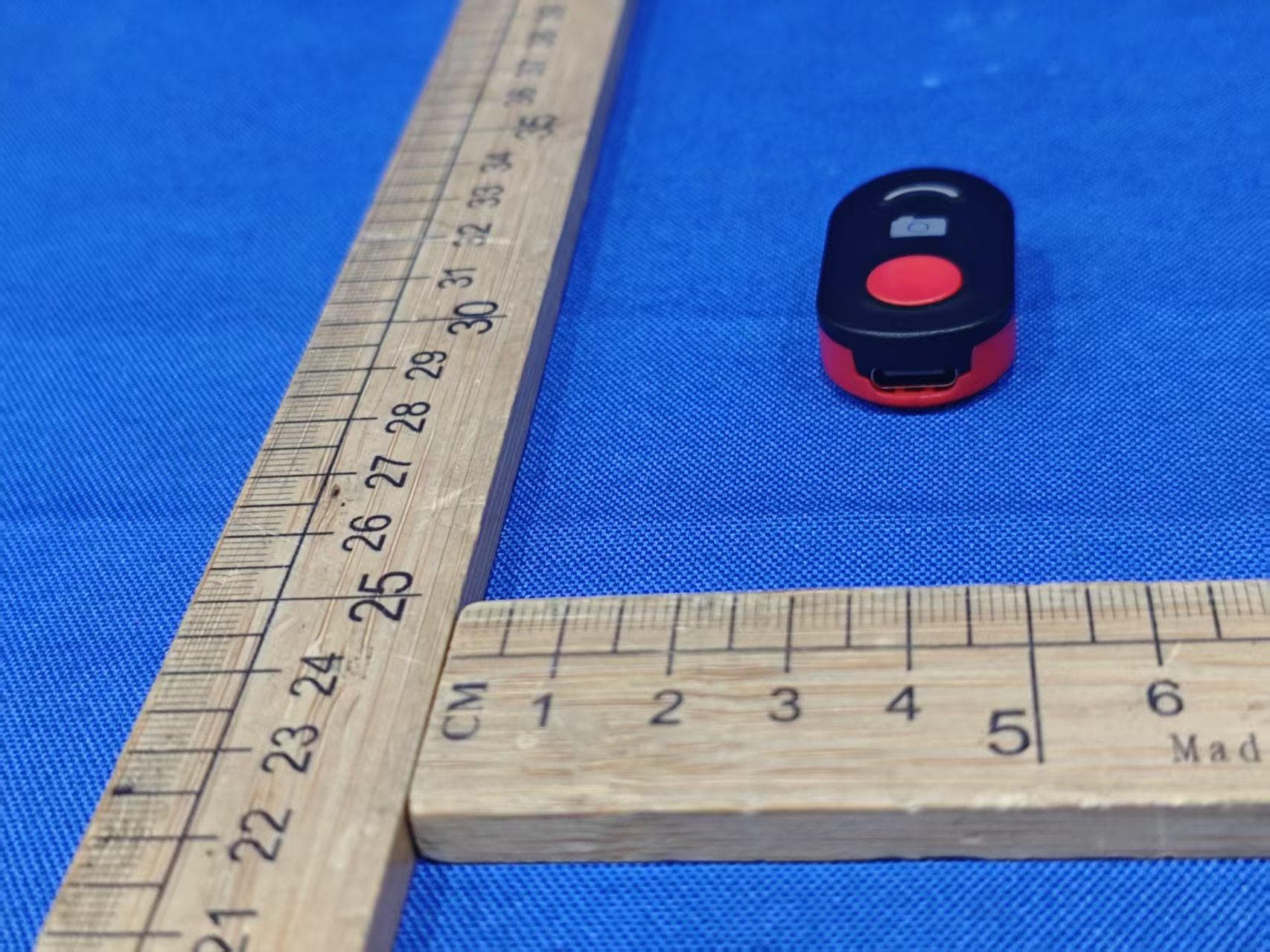 Bluetooth Remote - FCC ID 2AYFN-RMT - ZHEJIANG R&H INDUSTRY AND TRADE CO., LTD. (3)
