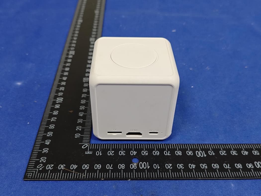 Game console - FCC ID 2AYG3-S010-01 - Shenzhen DongShengXuRi Electronics Technology Co., Ltd (3)