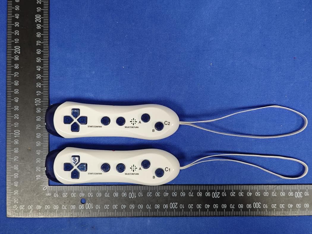 Wireless Controller - FCC ID 2AYG3-S010-02 - Shenzhen DongShengXuRi Electronics Technology Co., Ltd (3)