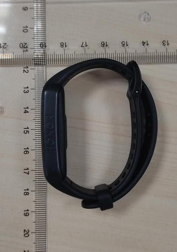 Smart Band - FCC ID 2AYGCARG-B39 - Honor Device Co., Ltd (2)