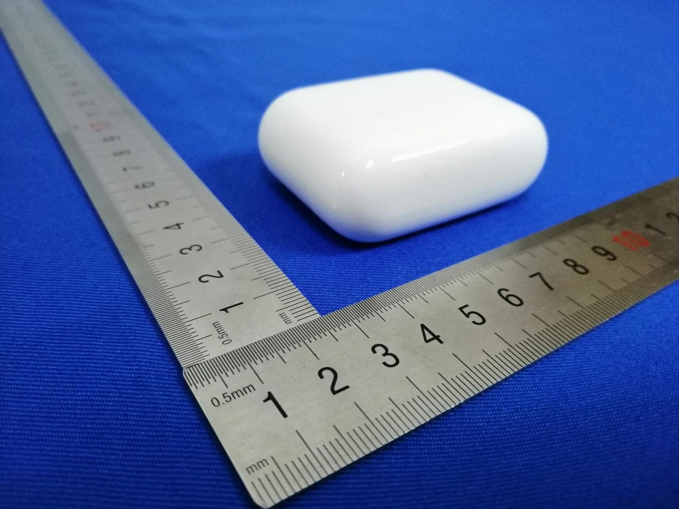 Charging Case - FCC ID 2AYGCT0005C - Honor Device Co., Ltd (4)