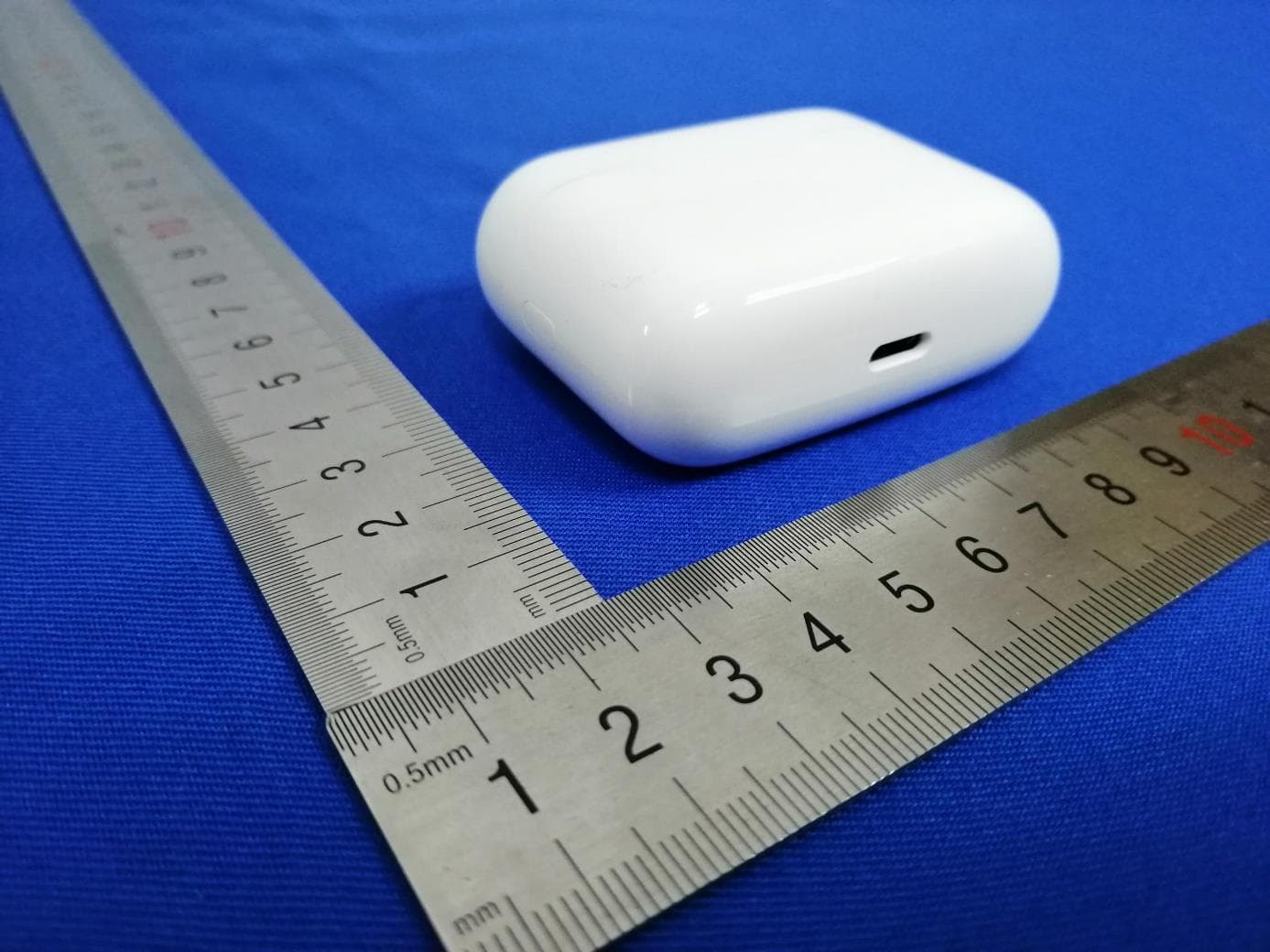 Charging Case - FCC ID 2AYGCT0005C - Honor Device Co., Ltd (3)