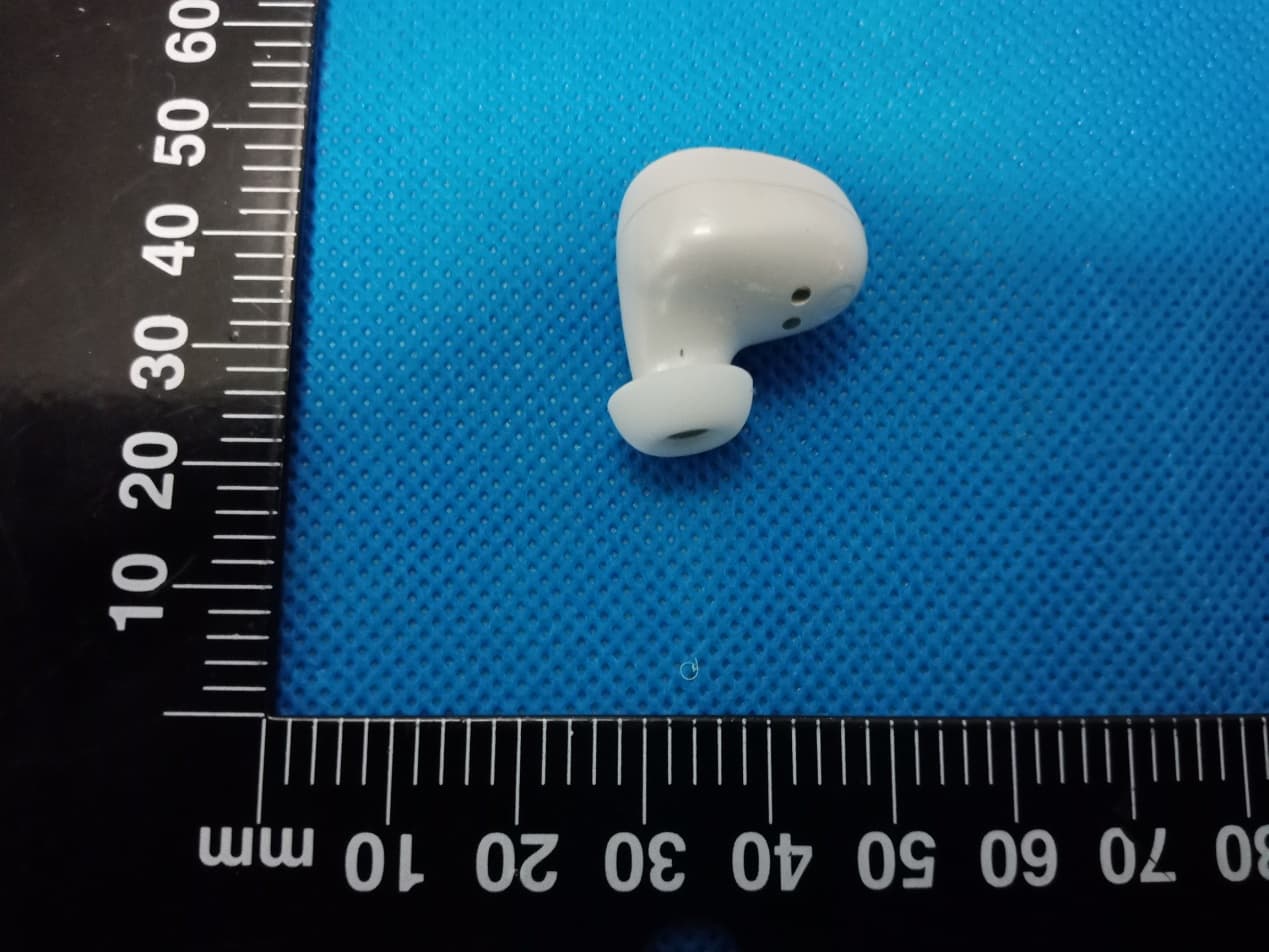 Air X2 - FCC ID 2AYH6-EA01 - Shenzhen Wewo Tech co.,Ltd. (2)