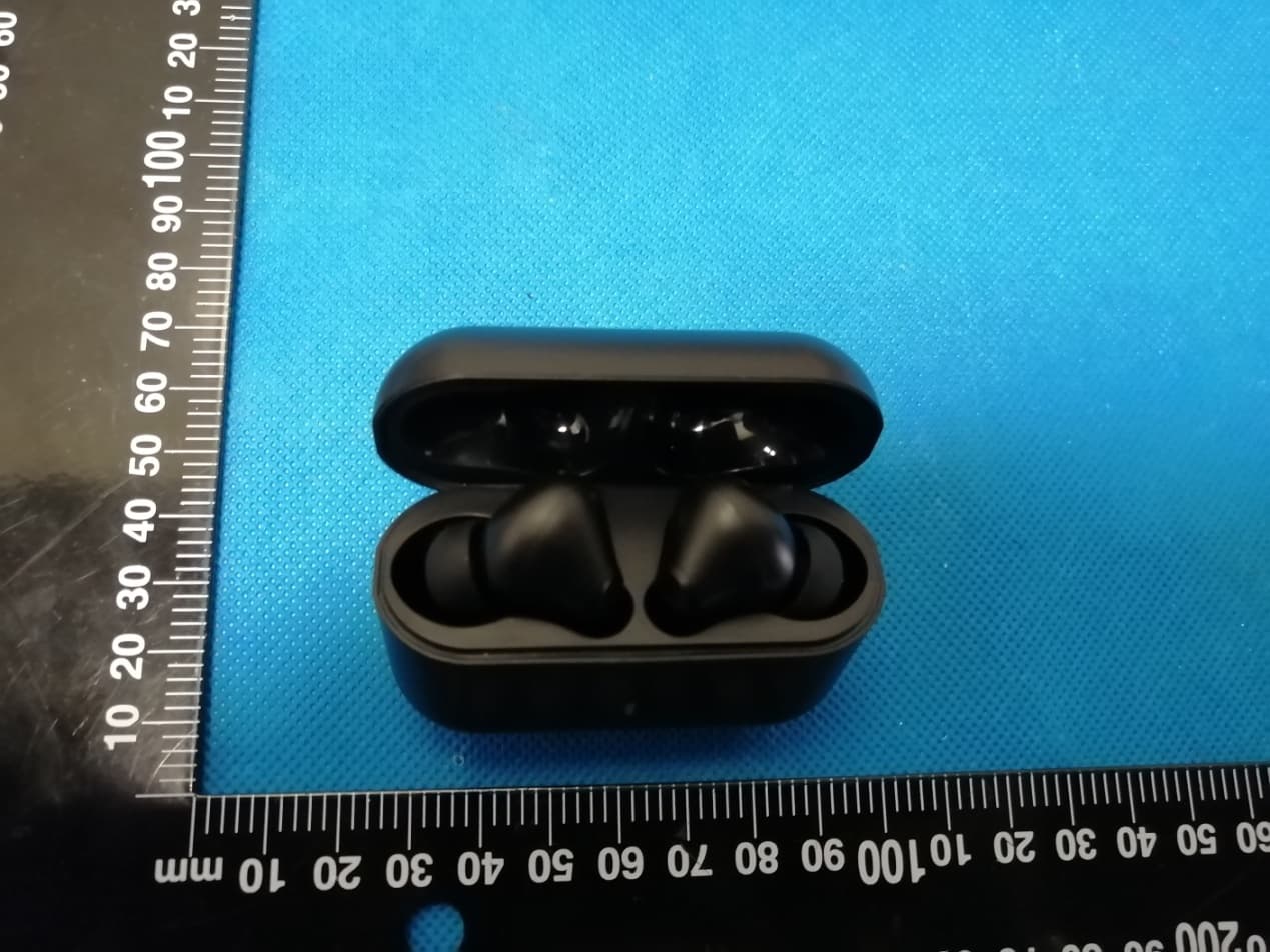 Air X6 - FCC ID 2AYH6-EA03 - Shenzhen Wewo Tech co.,Ltd. (5)