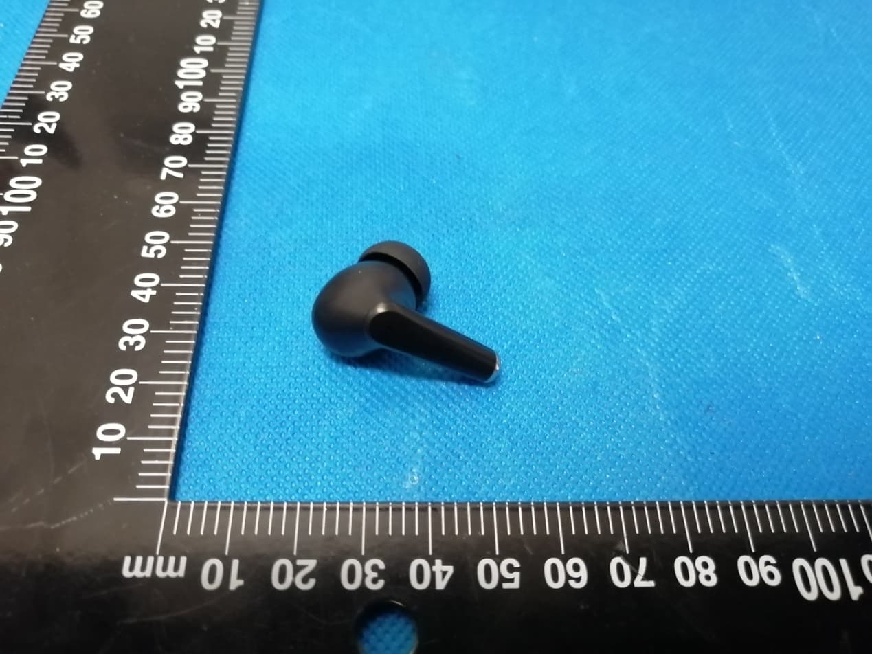 Air X6 - FCC ID 2AYH6-EA03 - Shenzhen Wewo Tech co.,Ltd. (3)