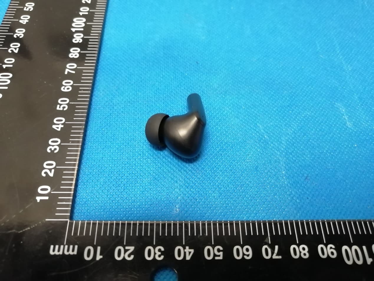 Air X6 - FCC ID 2AYH6-EA03 - Shenzhen Wewo Tech co.,Ltd. (2)