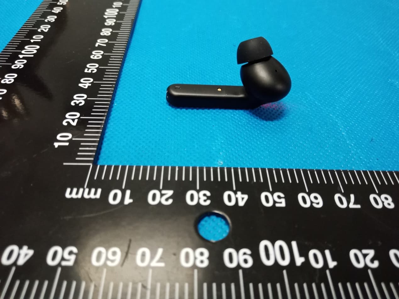 Air X8 - FCC ID 2AYH6-EA05 - Shenzhen Wewo Tech co.,Ltd. (5)