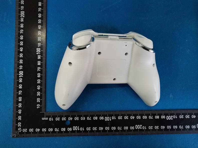 Wireless Controller 2.4G - FCC ID 2AYHJ-M-1 - Dongguan Nuoyifan Technology Co.,Ltd. (2)