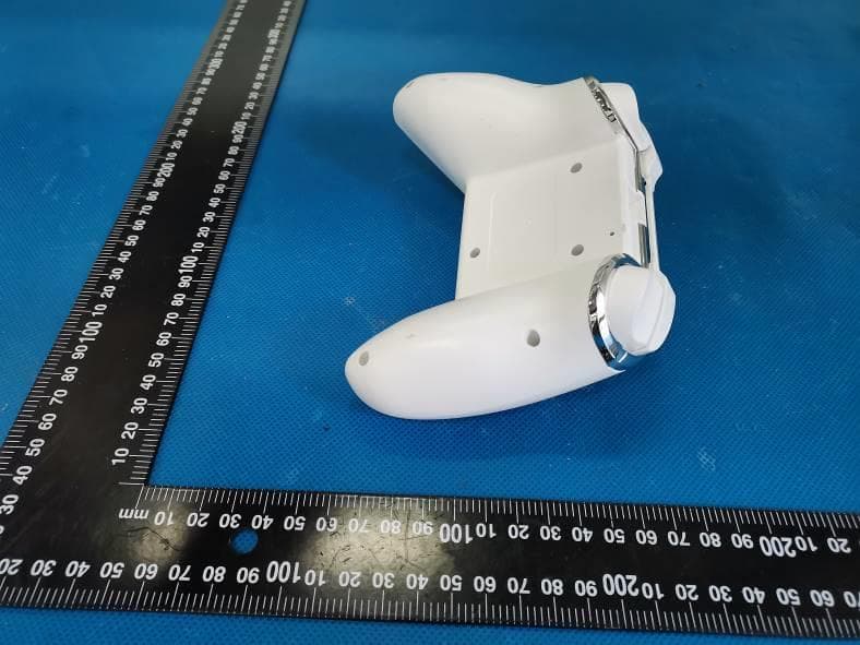 Wireless Controller 2.4G - FCC ID 2AYHJ-M-1 - Dongguan Nuoyifan Technology Co.,Ltd. (3)