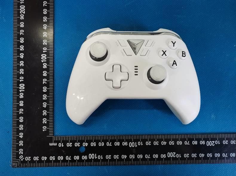 Wireless Controller 2.4G - FCC ID 2AYHJ-M-1 - Dongguan Nuoyifan Technology Co.,Ltd.