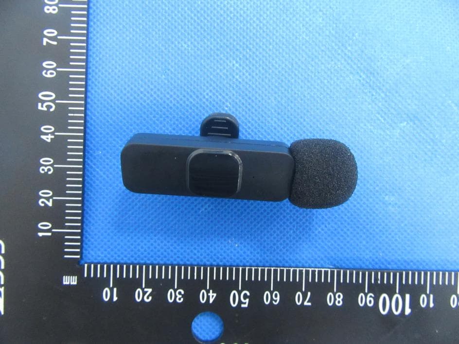 Duo Talk Wireless Microphone - FCC ID 2AYL6-SC001 - Shenzhen Moyoworld electronics Development Limited (4)