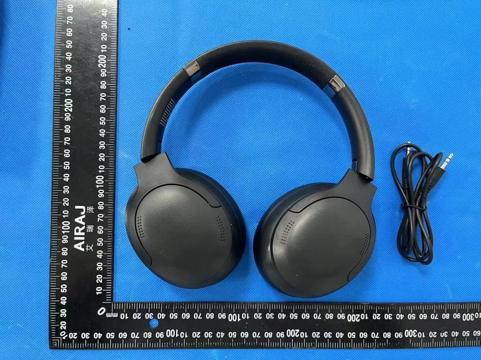 SoulMic Bluetooth Headphones with Music Controls - FCC ID 2AYL6-SH006 - Shenzhen Moyoworld electronics Development Limited