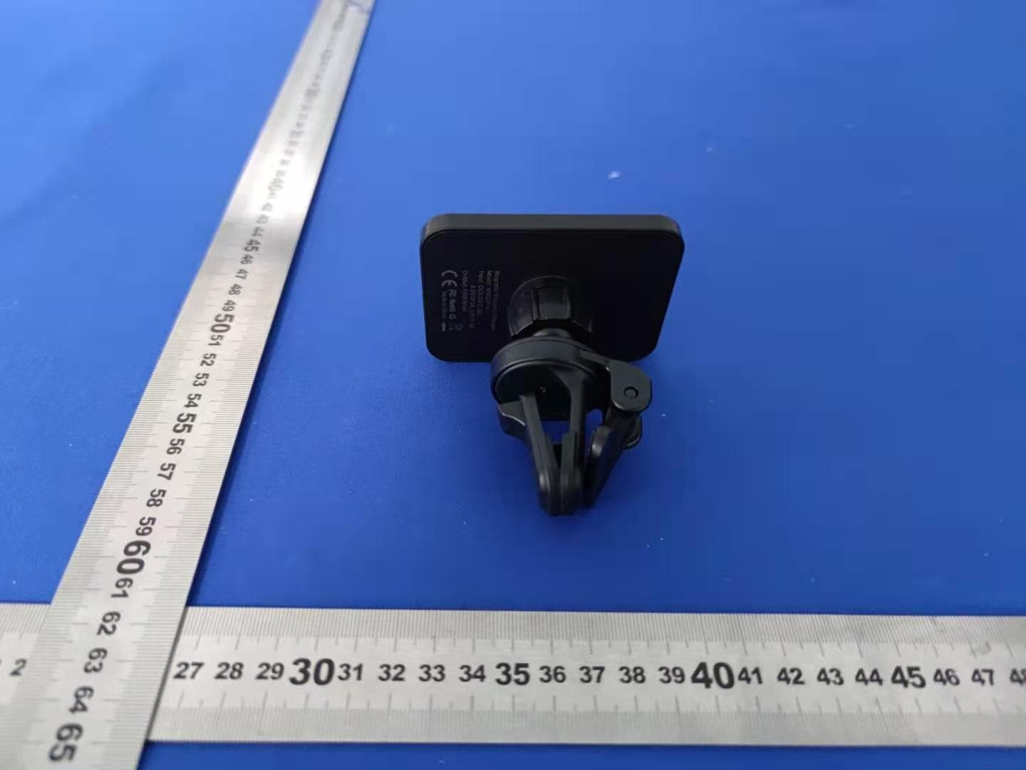 Magnetic Charger - FCC ID 2AYLG-CWXC530 - Roumi Technology (Shenzhen)Co.,Ltd (2)