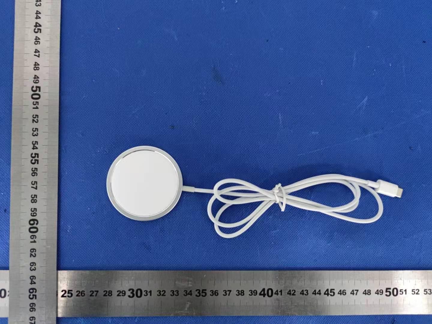 Magnetic Charger - FCC ID 2AYLG-WXC500 - Roumi Technology (Shenzhen)Co.,Ltd (2)