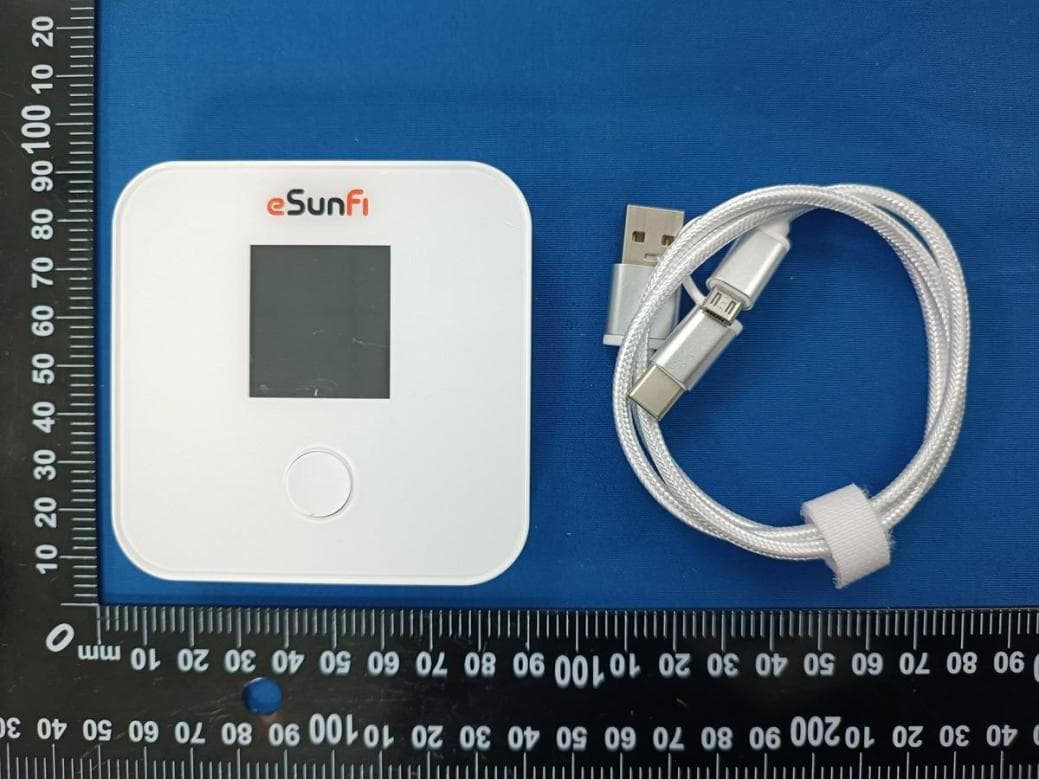 eSIM 4G portable router - FCC ID 2AYN6-SHFIEL40 - Dongguan Sunhans Technology Company Limited