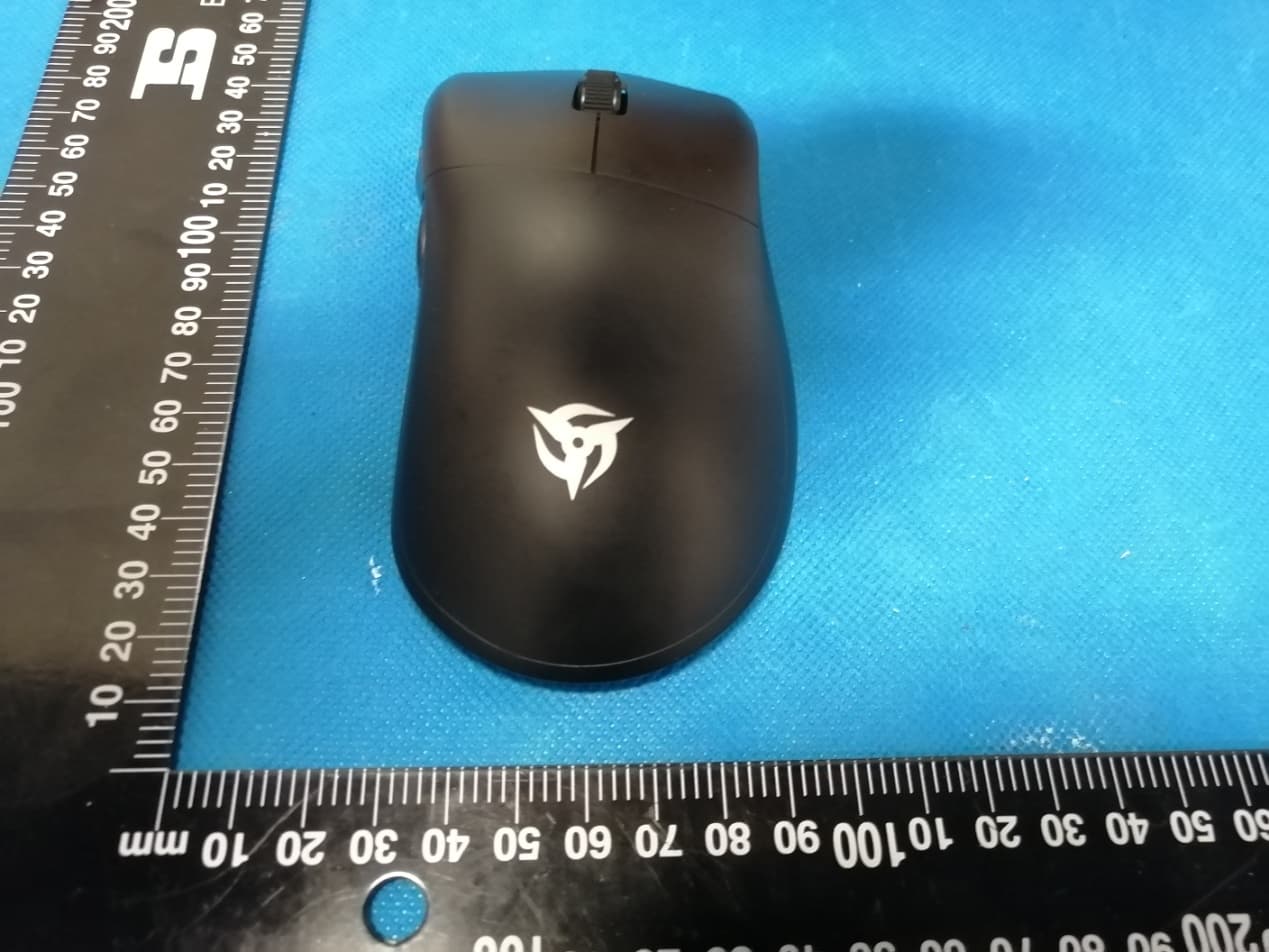 Origin One X Wireless Gaming Mouse - FCC ID 2AYN7-NM001 - Poetry Society Shenzhen Technology Co., Ltd (4)