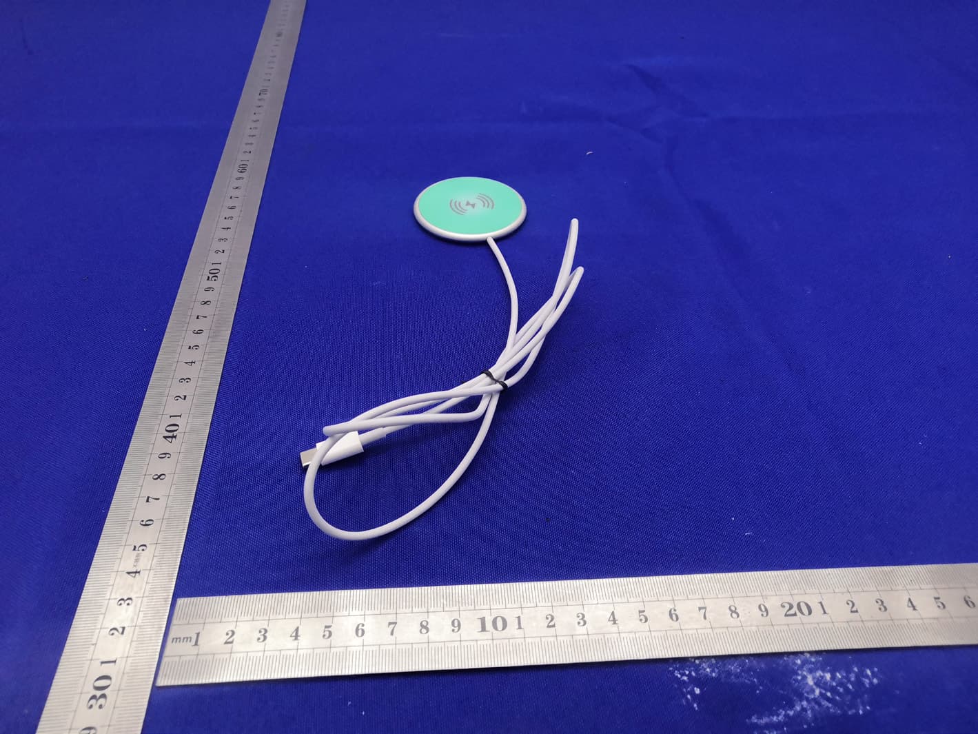 Magnetic Wireless Charger - FCC ID 2AYP6-YB12 - Shenzhen Banggu Technology Co., Ltd (4)
