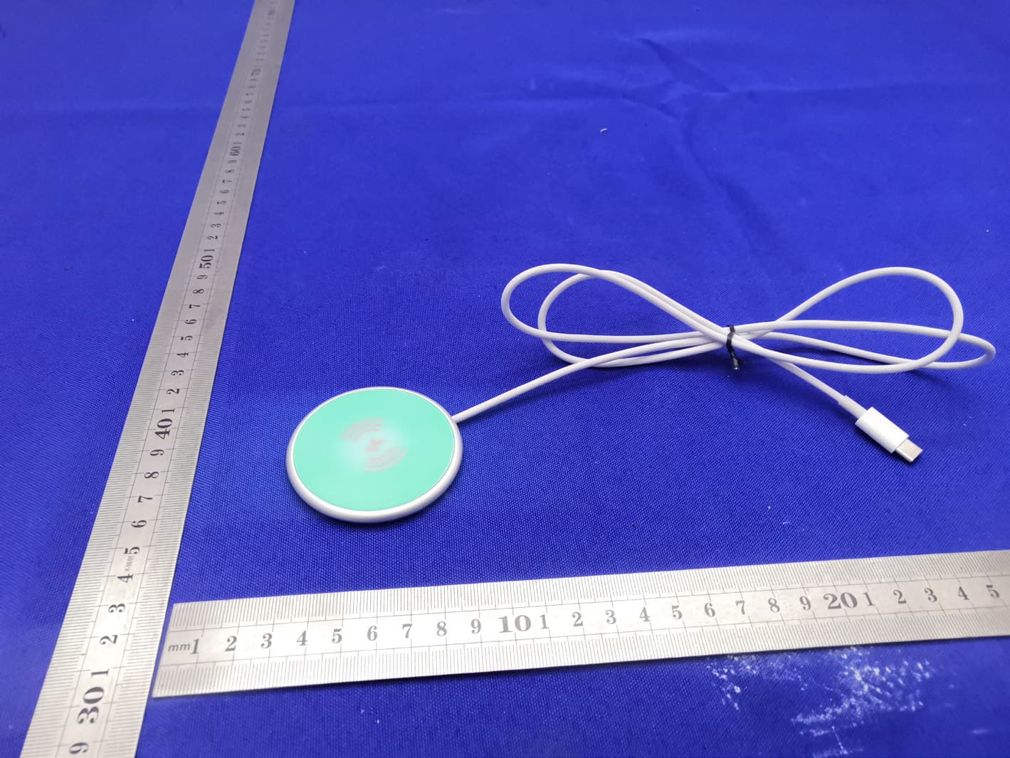 Magnetic Wireless Charger - FCC ID 2AYP6-YB12 - Shenzhen Banggu Technology Co., Ltd (3)