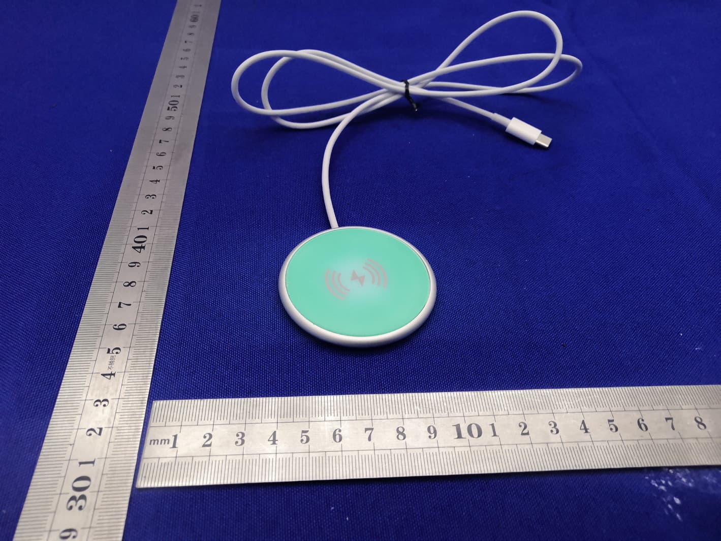 Magnetic Wireless Charger - FCC ID 2AYP6-YB12 - Shenzhen Banggu Technology Co., Ltd