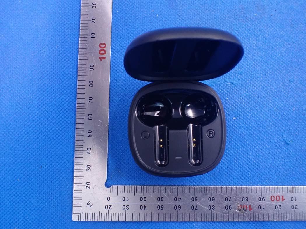 Bluetooth True wireless earbuds - FCC ID 2AYP9KM-HTW001 - Shenzhen YaFex E-Commerce Co., Ltd. (5)