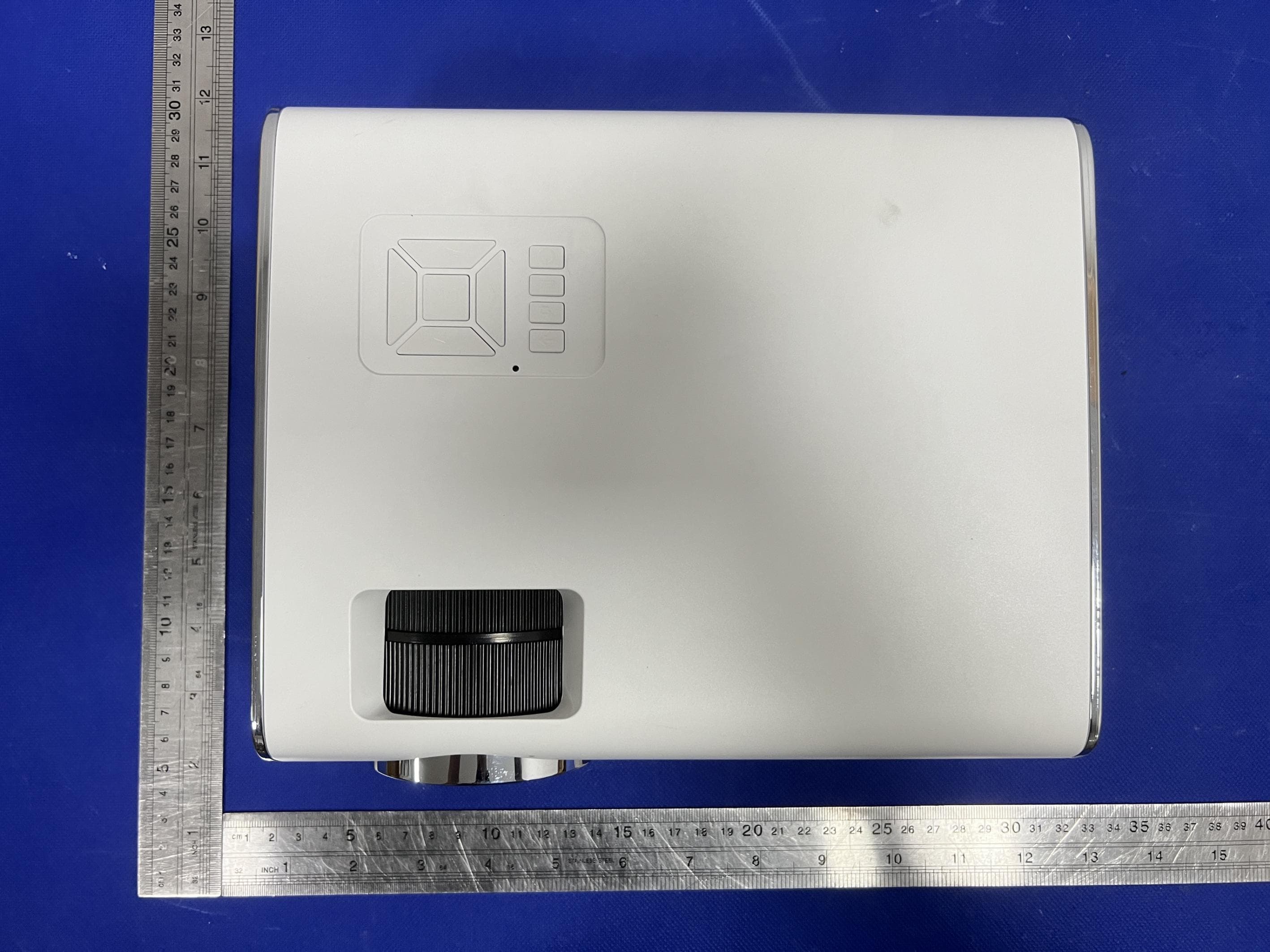 LCD projector - FCC ID 2AYQZ-S1 - Dongguan Yi Pai Ji He Electronic Co., Ltd (3)