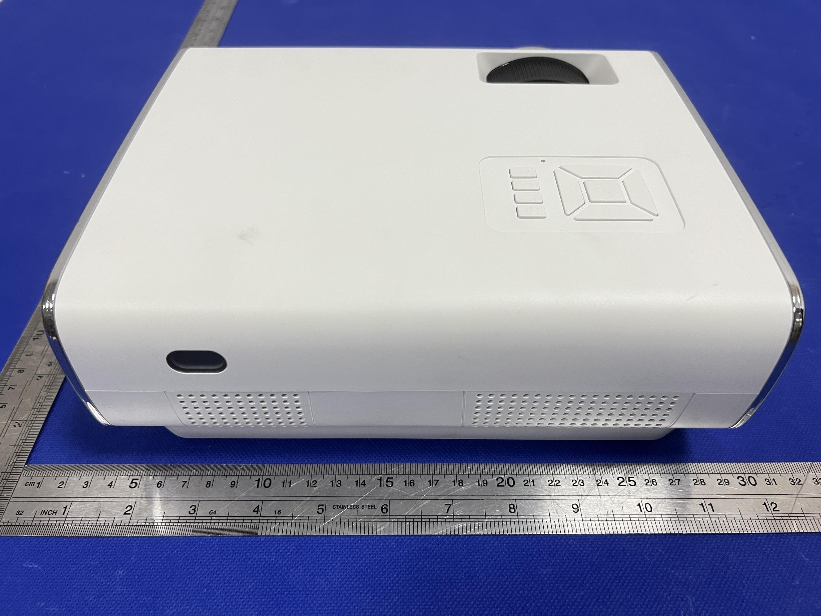 LCD projector - FCC ID 2AYQZ-S1 - Dongguan Yi Pai Ji He Electronic Co., Ltd (5)