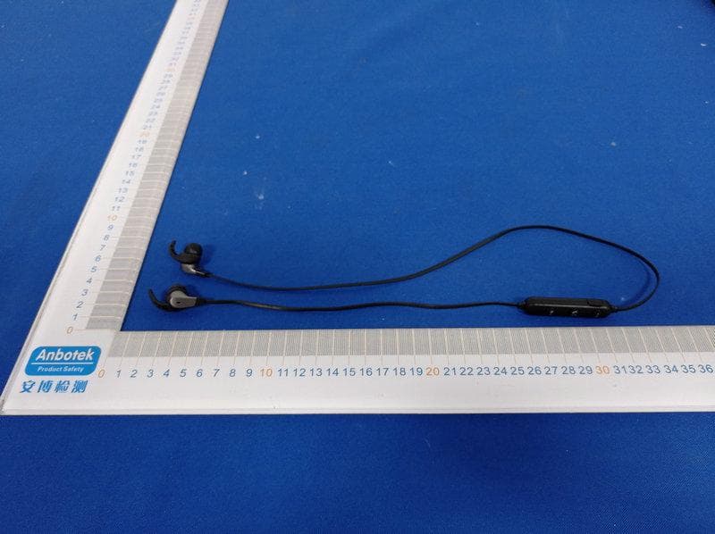 Bluetooth earphone - FCC ID 2AYR3FOSHP-2406 - Fospower, Inc (5)