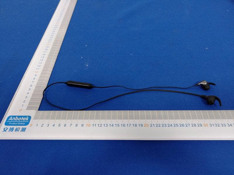 Bluetooth earphone - FCC ID 2AYR3FOSHP-2406 - Fospower, Inc (3)