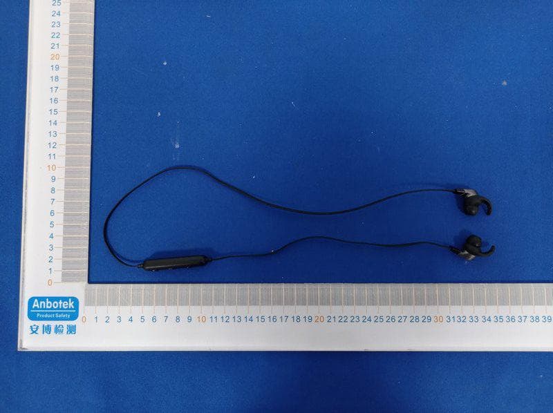 Bluetooth earphone - FCC ID 2AYR3FOSHP-2406 - Fospower, Inc (4)