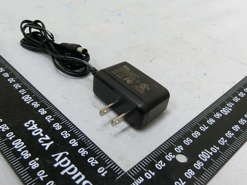 Linksys Classic Micro Router 5 - FCC ID 2AYRA-03812 - Linksys USA, Inc. (5)