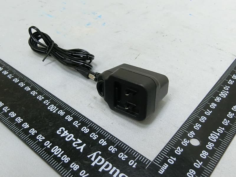 Linksys Classic Micro Router 5 - FCC ID 2AYRA-03812 - Linksys USA, Inc. (4)