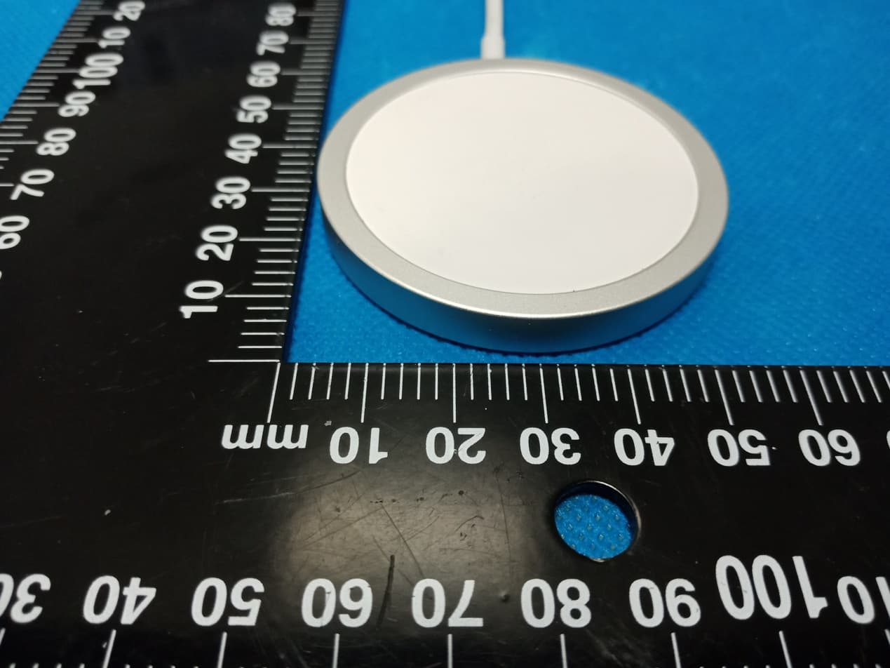 Magnetic Wireless Charger Pad - FCC ID 2AYRF-C3 - DMAX Electronic Technology Co., Ltd (5)