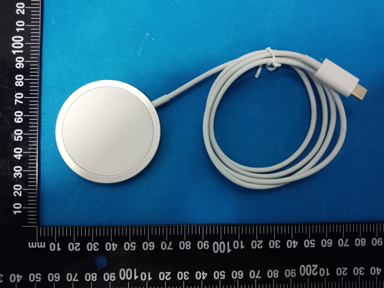 Magnetic Wireless Charger Pad - FCC ID 2AYRF-C3 - DMAX Electronic Technology Co., Ltd