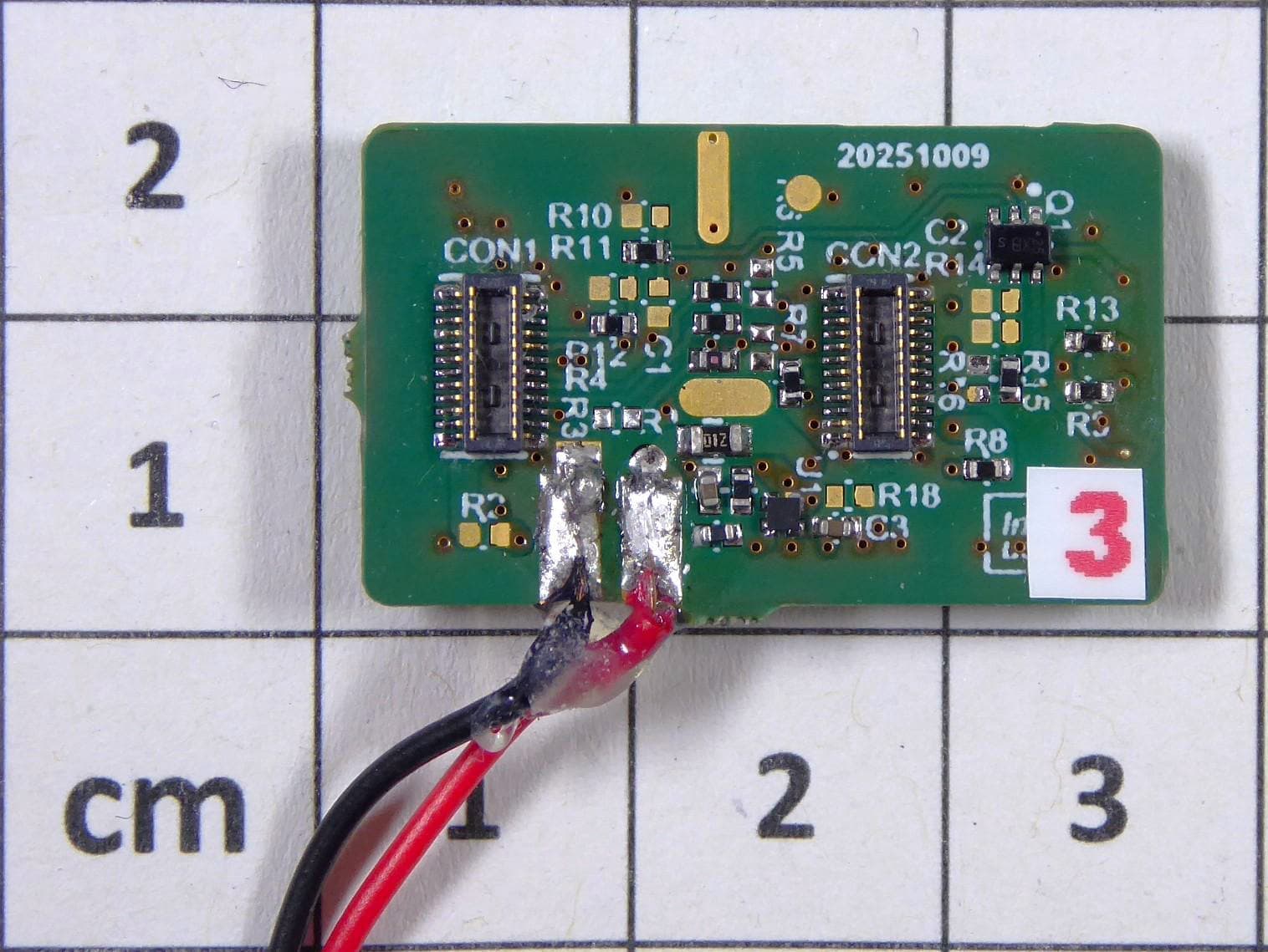 Radar surface-mounted device (SMD) module - FCC ID 2AYSQBGT60CUTR13-A - Infineon Technologies AG