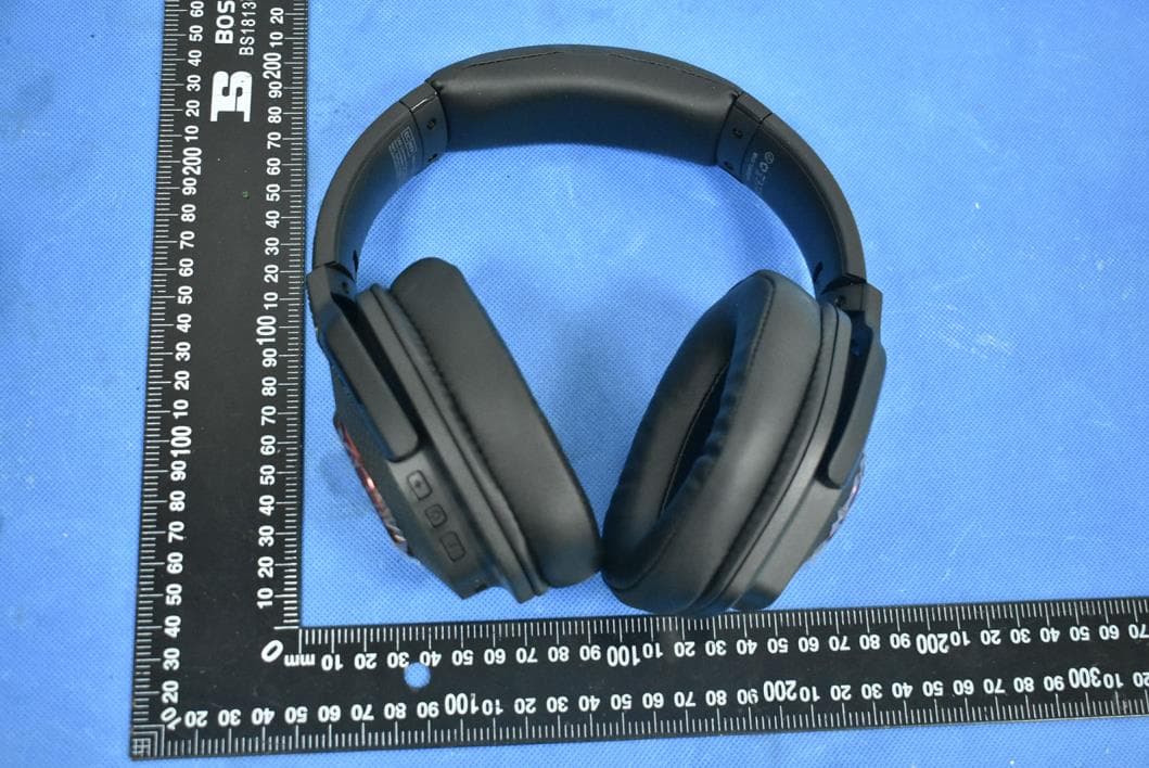 Bluetooth headphone - FCC ID 2AYSY-Q8 - Zhongtiandingsheng Shenzhen Industrial Co., Ltd