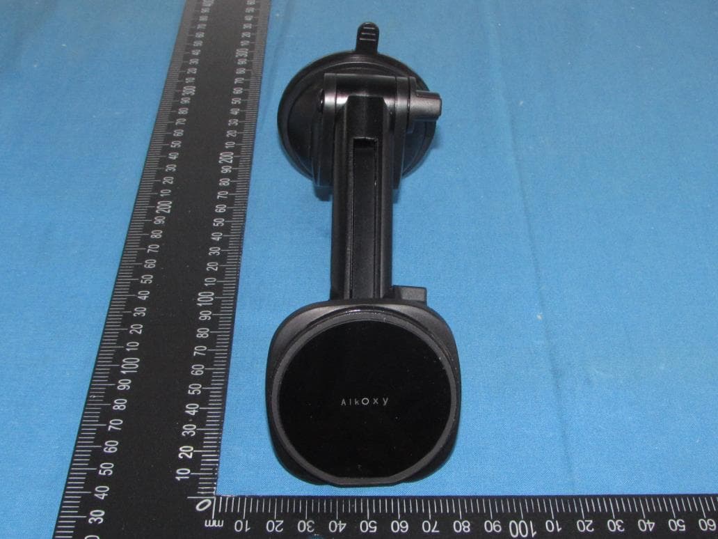 Magnetic Fast Wireless Car Charger - FCC ID 2AYTX-WXC-001 - Shenzhen Xiangyou Technology Co.LTD (5)