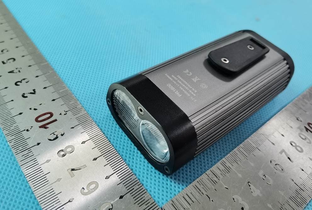 Bike Head Light PR1600 - FCC ID 2AYUF-PR1600 - ShenZhen ZhongKeRui Electronics CO ., LTD. (4)