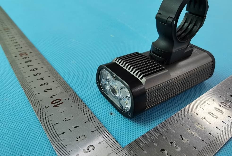 PR2400 bike headlight - FCC ID 2AYUF-PR2N - ShenZhen ZhongKeRui Electronics CO ., LTD. (3)