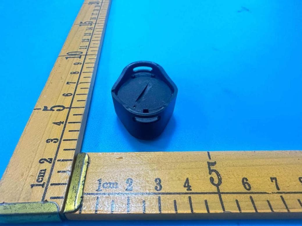 Bike Headlight - FCC ID 2AYUF-UR1700 - ShenZhen ZhongKeRui Electronics CO ., LTD. (4)