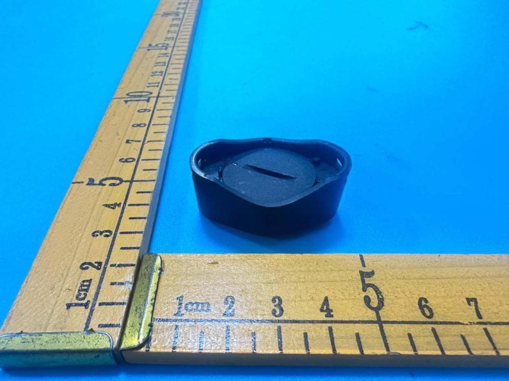 Bike Headlight - FCC ID 2AYUF-UR1700 - ShenZhen ZhongKeRui Electronics CO ., LTD. (2)