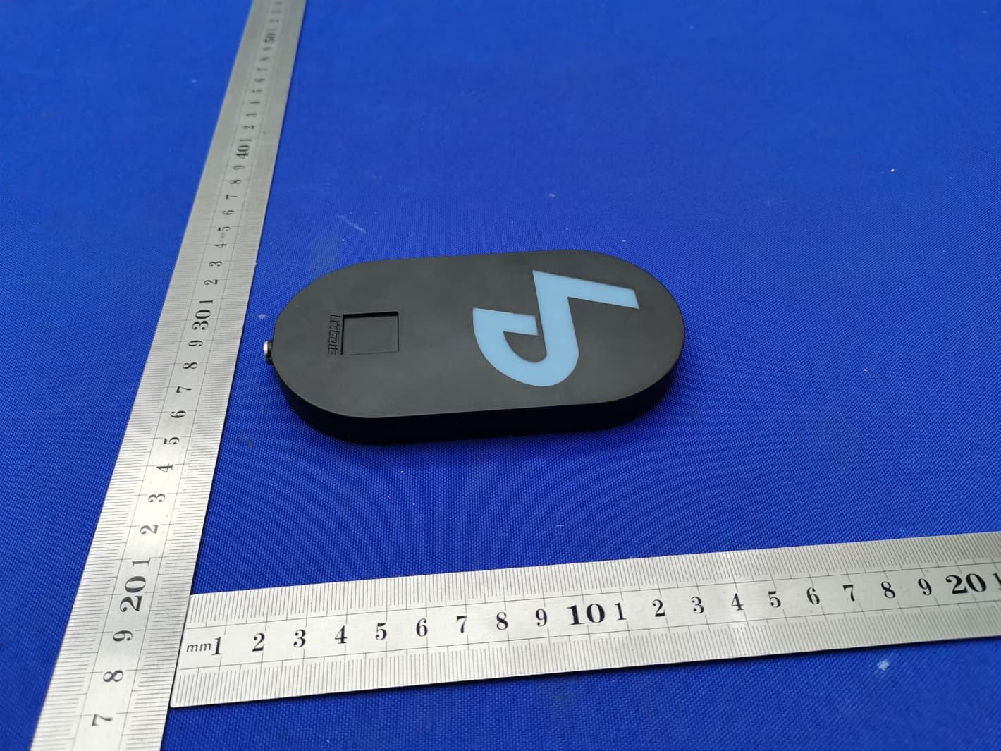 LiteDie with wireless charger model LC1.0 - FCC ID 2AYUT-LC1 - LiteDie LLC (5)