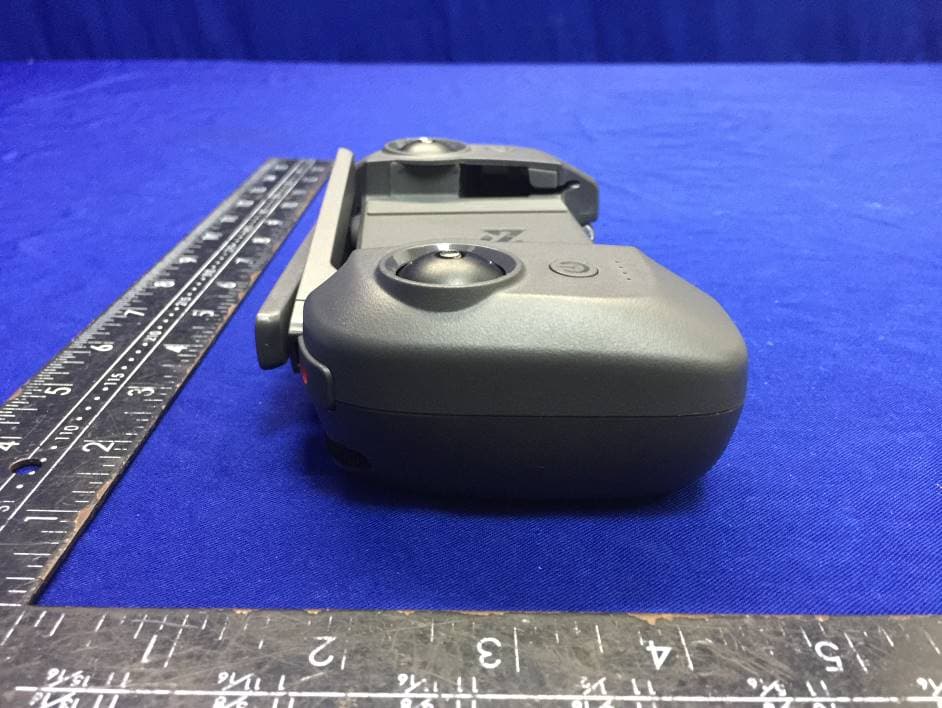 Remote Controller - FCC ID 2AYVYFMYKQ04A7 - Shenzhen FIMI Robot Technology Co., Ltd (4)
