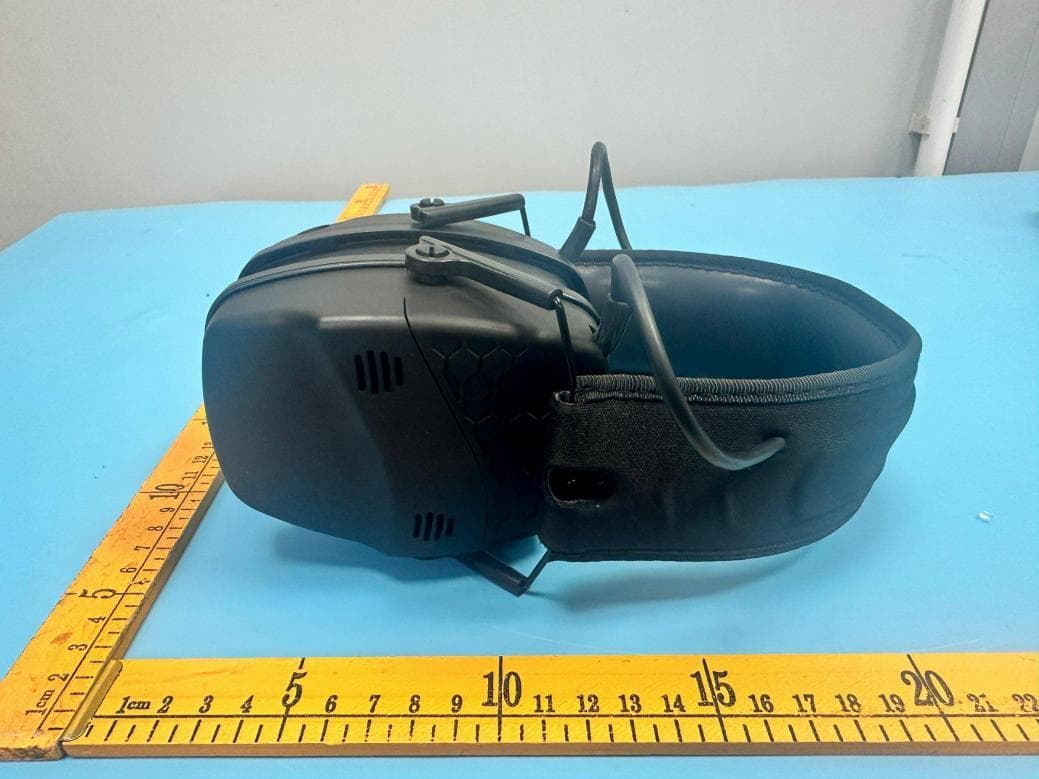 Electronic earmuff - FCC ID 2AYWU-EM038 - Hangzhou ZH Tech Co., Ltd.