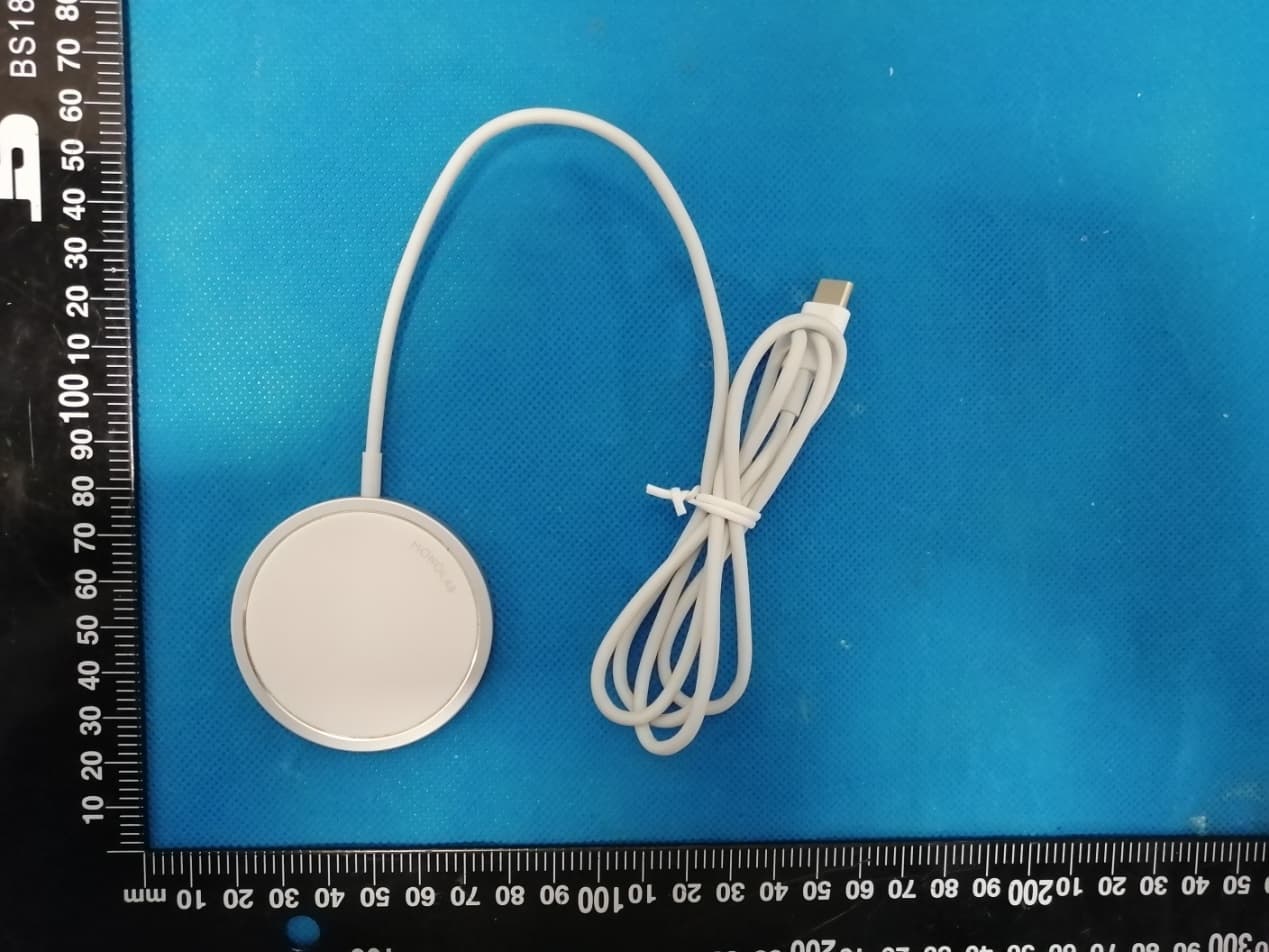 Wireless charger for mobile device - FCC ID 2AYYR-M1B20 - CHERISH CO., LTD.