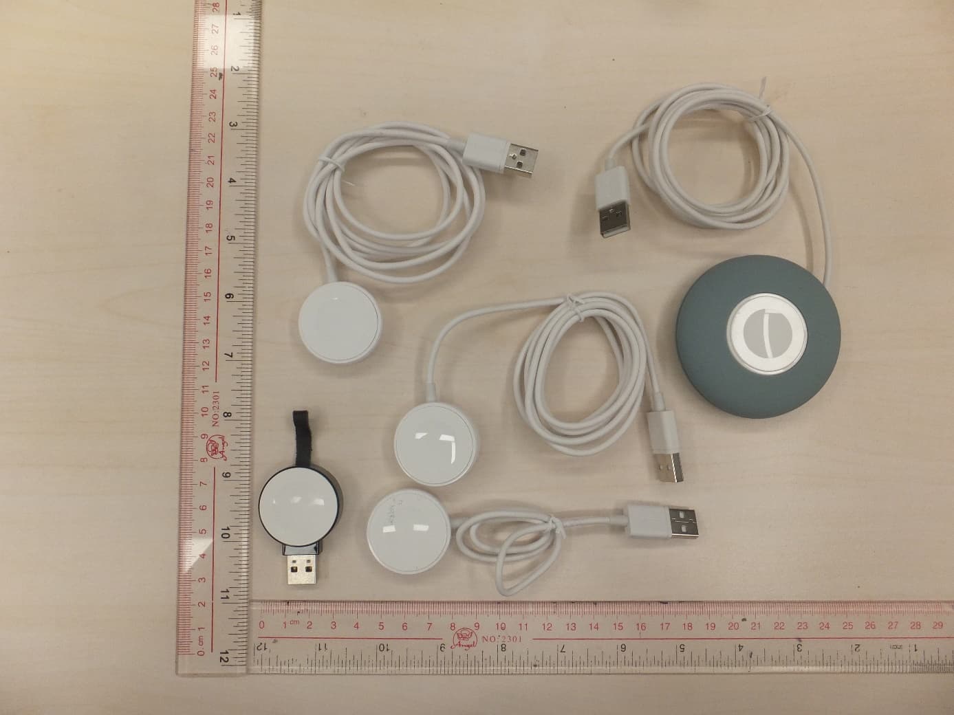 Magnetic Charging Cable - FCC ID 2AYYSNSAWCB1 - Luxshare Precision Industry Co., Ltd. (3)